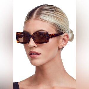 Devon Windsor Tortoise Shell Sunglasses